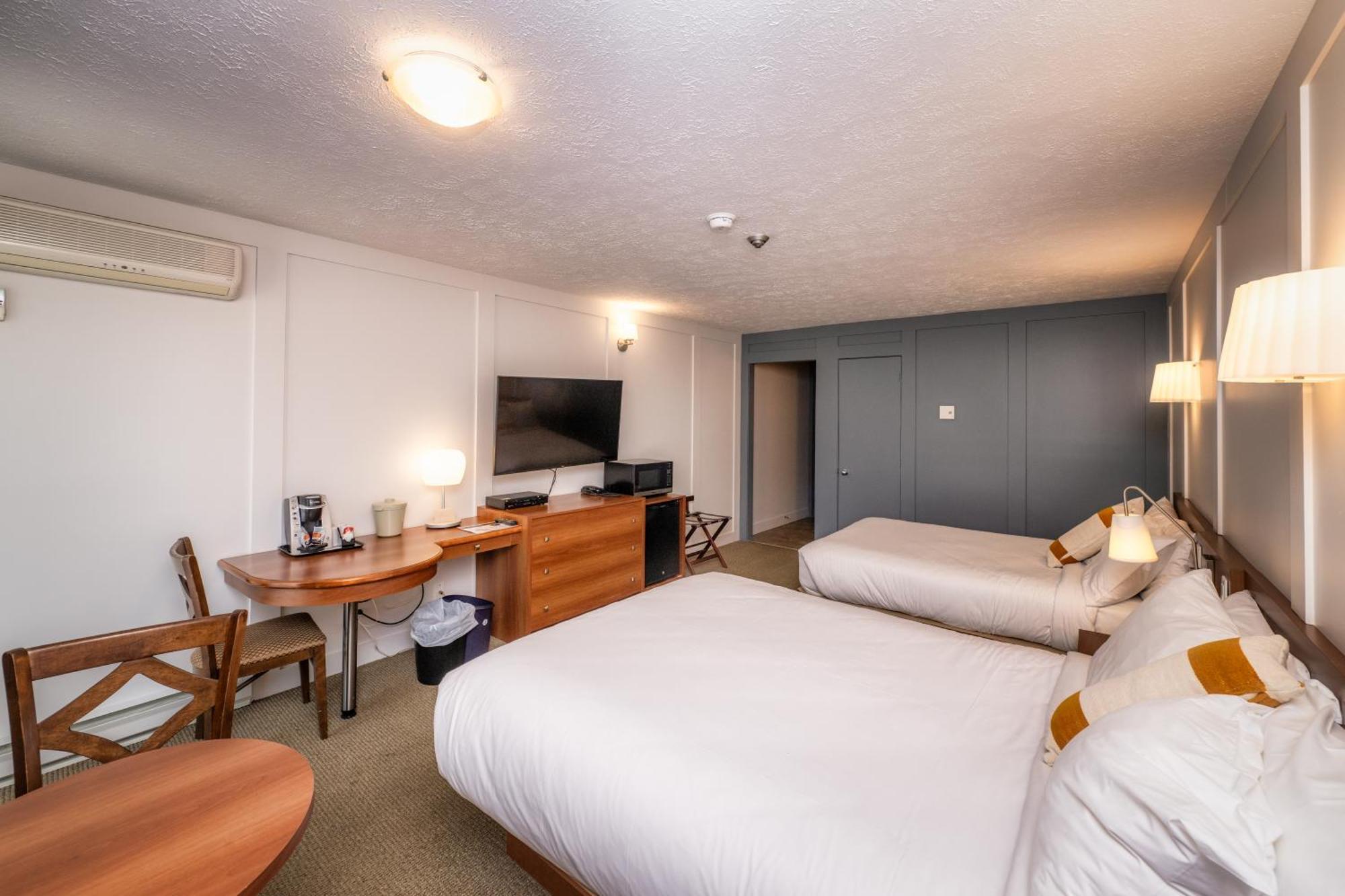 Clarion Pointe La Malbaie Hotel Exterior photo