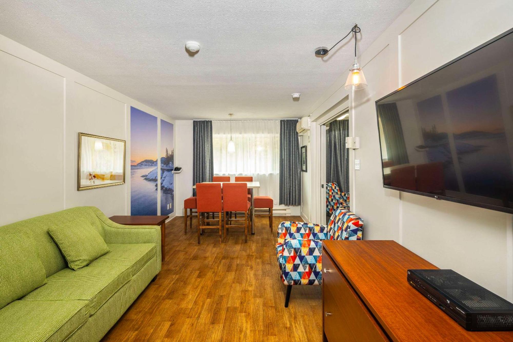 Clarion Pointe La Malbaie Hotel Exterior photo