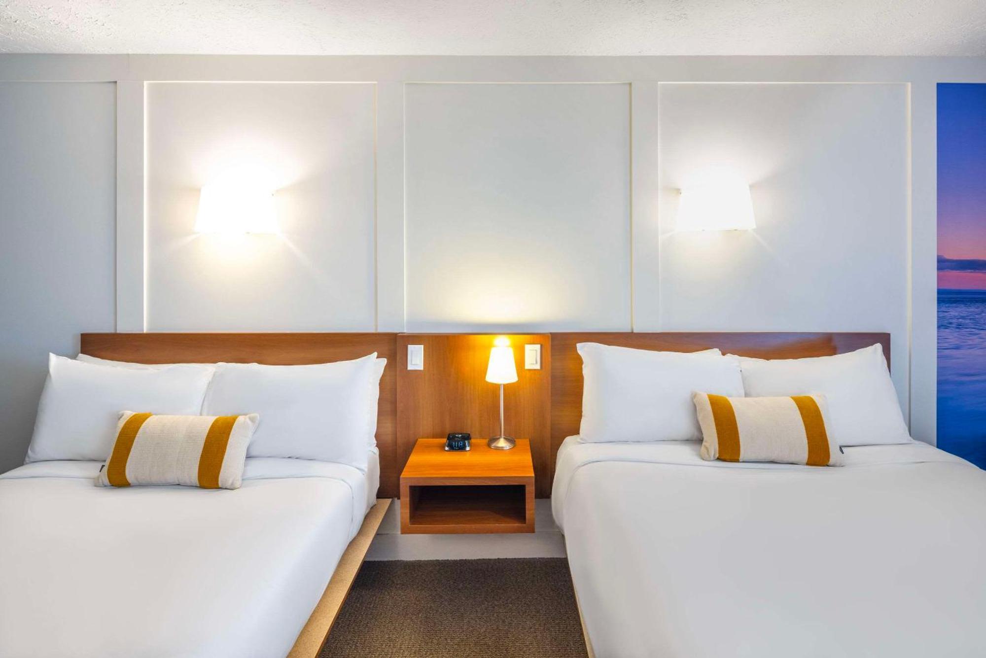 Clarion Pointe La Malbaie Hotel Exterior photo