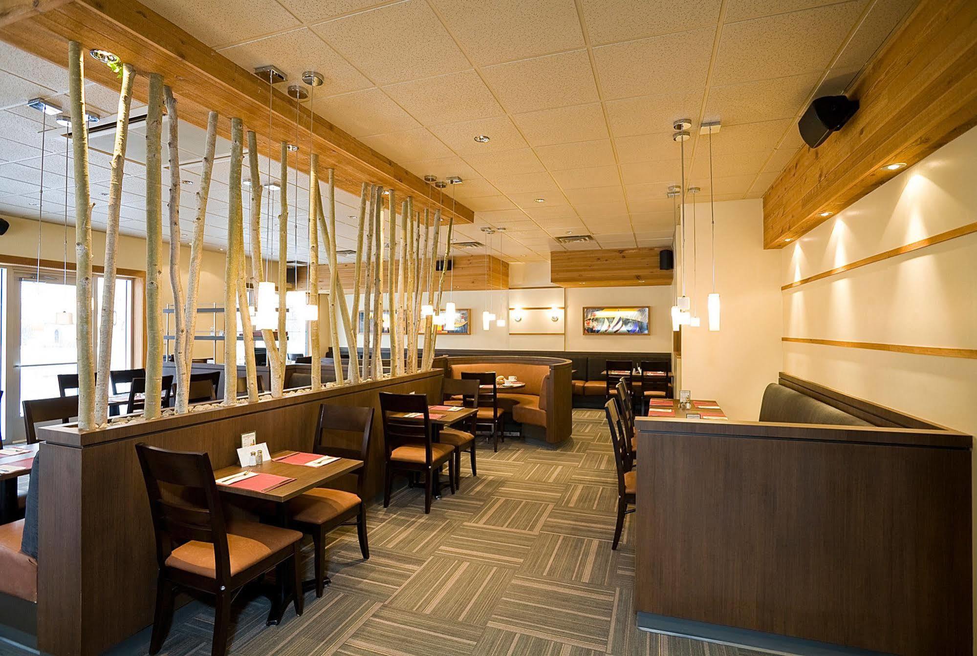 Clarion Pointe La Malbaie Hotel Exterior photo