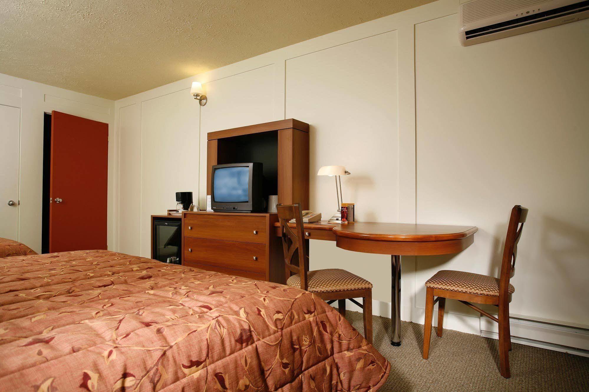 Clarion Pointe La Malbaie Hotel Exterior photo