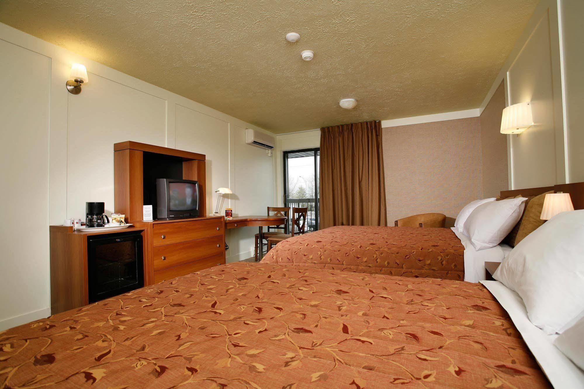 Clarion Pointe La Malbaie Hotel Exterior photo